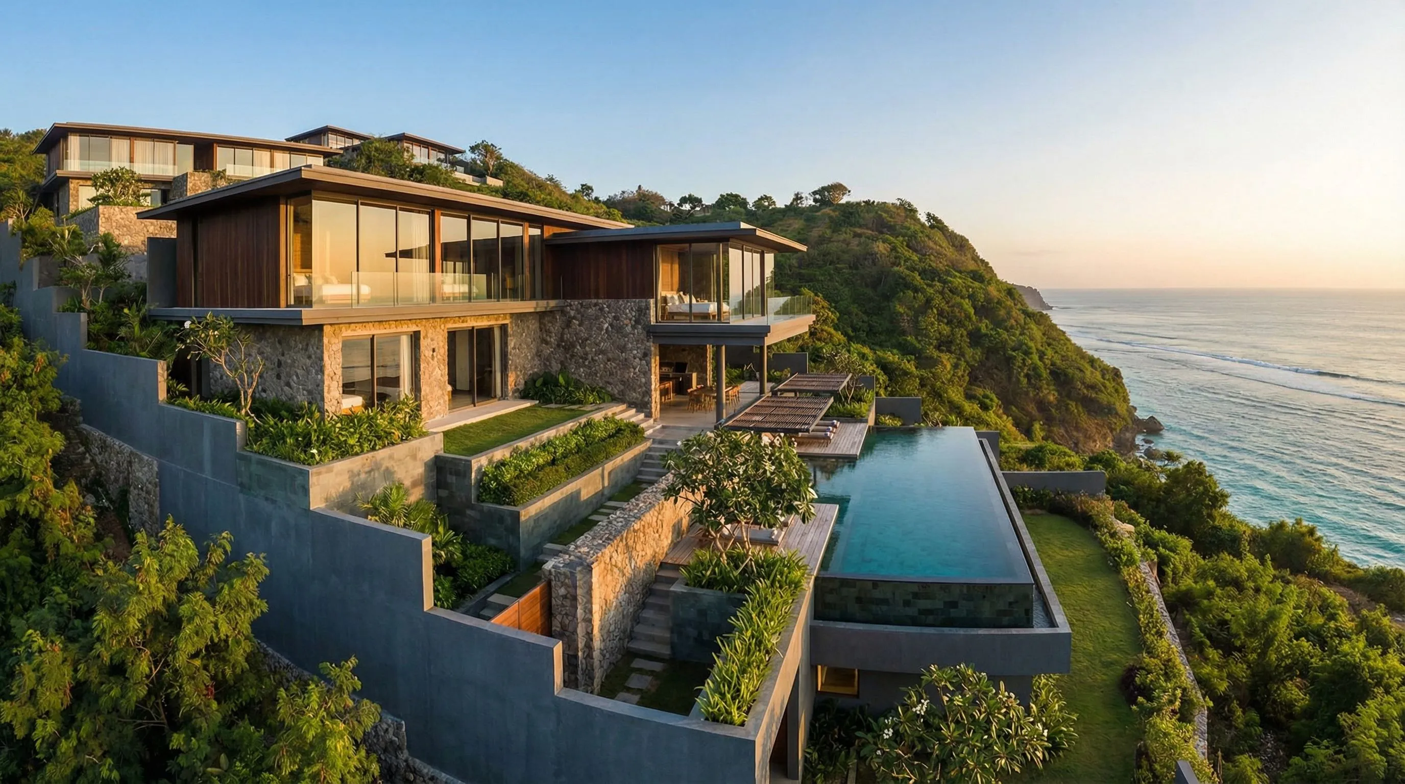 Bangun Villa Lombok: 7 Trik Desain Mewah [Lahan Miring]